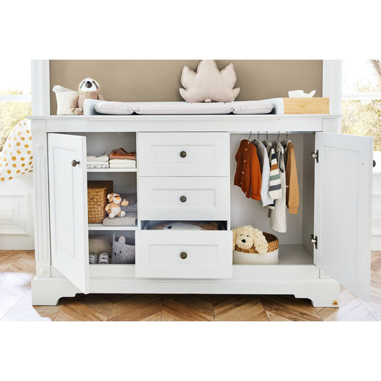 Startset 'Emilia' extra breed, incl. wandplank
3 delen: ledikant, extra brede commode, wandplank