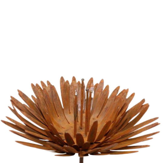 Roest decoratie plugchrysant | op stang | Patina tuindecoratie