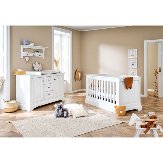 Startset 'Emilia' extra breed, incl. wandplank
3 delen: ledikant, extra brede commode, wandplank